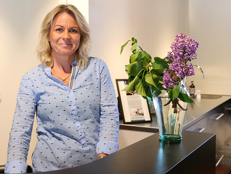 FRISØR CORNELIUS V/MALENE PORSGAARD FRISØR CORNELIUS V/MALENE PORSGAARD